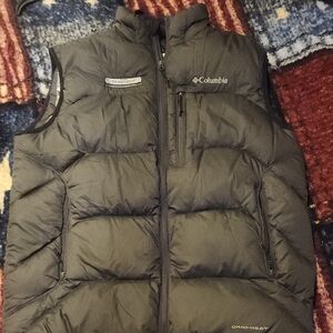 Columbia Charcoal Insulated Vest